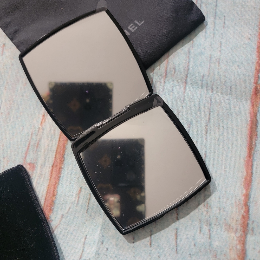 SALE🎉 Limited Chanel duo mirror - Picture 2 of 4